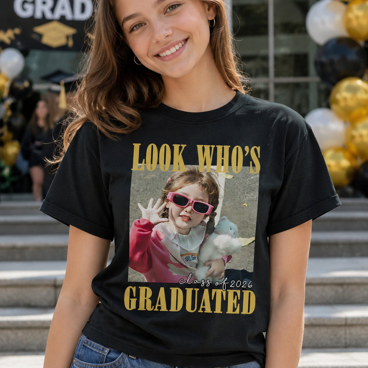 Look Who's Graduated Class Of 2026 - Personalized Shirt - Graduation Gift, Family Matching Shirt Graduation Party Celebration — Black