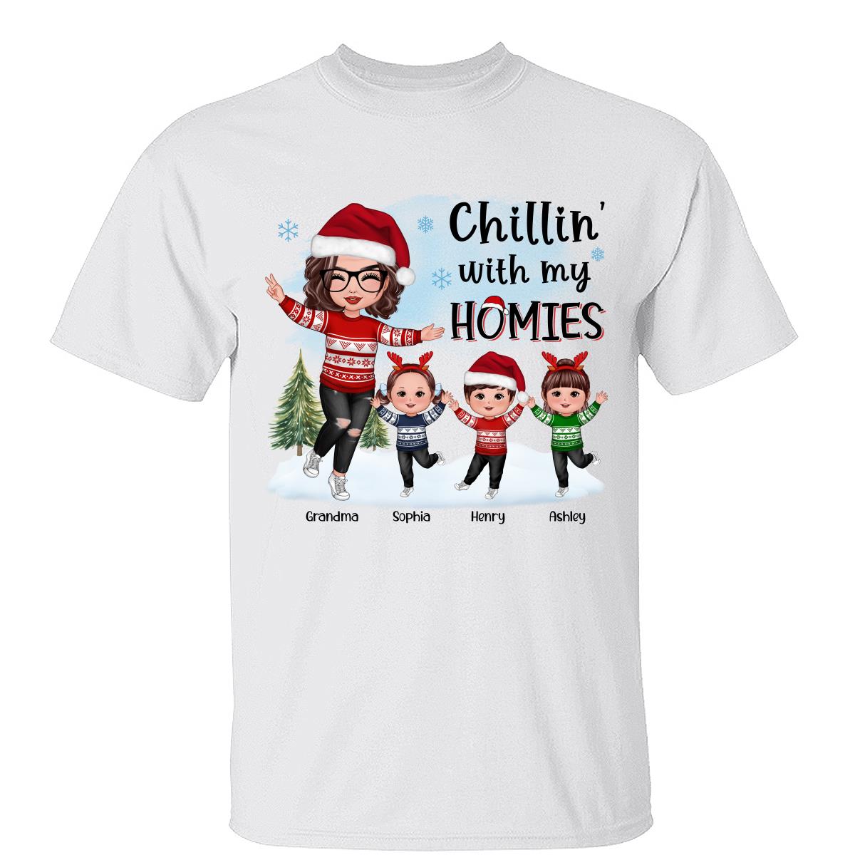 Camiseta Personalizada Chillin' With My Homies Abuela Feliz y Nietos Jugando en la Nieve — Blanco