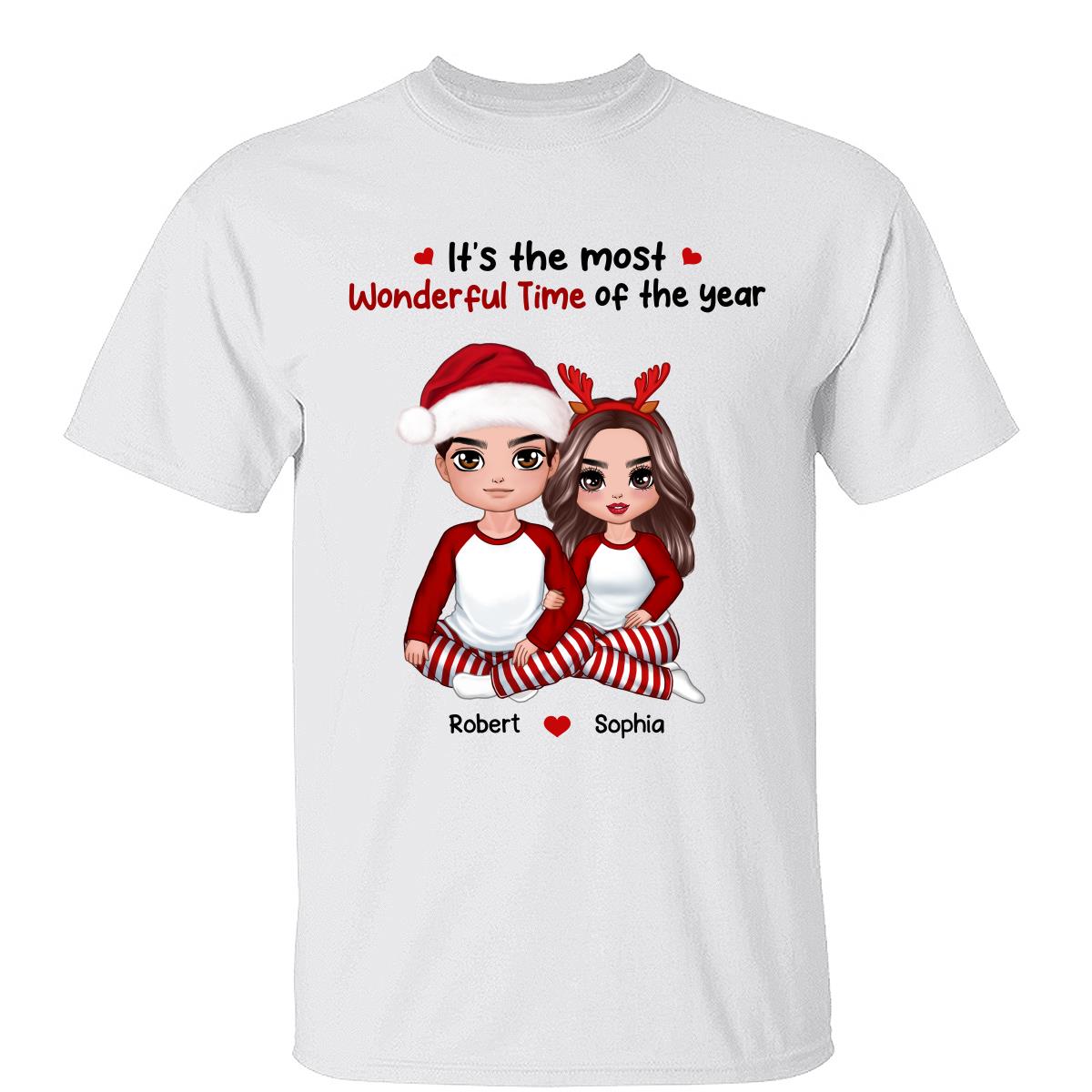 Weihnachts-Puppenpaar Sitzend Umarmend Geschenk Für Ihn Für Sie Personalisiertes Shirt — Weiß