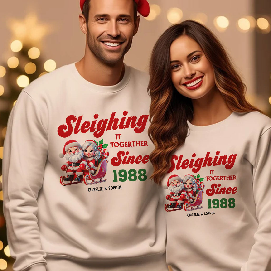 Personalisiertes Weihnachts-T-Shirt für Paare, individuelles Feiertags-Shirt, Partnerlook, Sein & Ihr Paar-Shirts, Santa und Mrs. Claus zusammen seit — Weiß