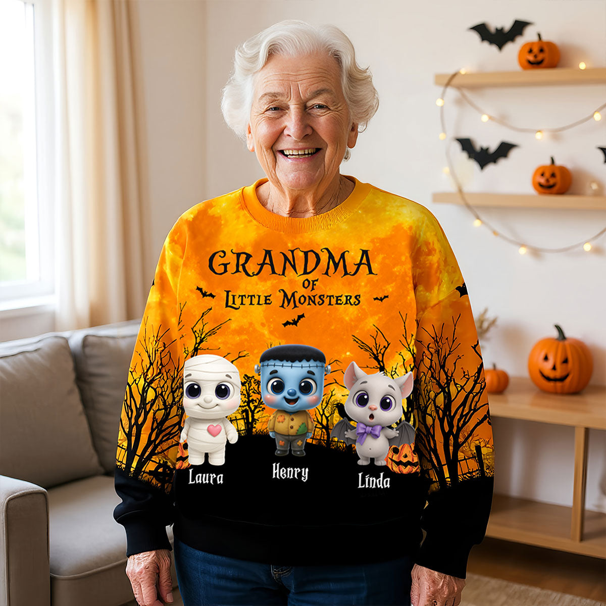 Oma Mama Niedliche Kleine Monster Halloween Mondlicht Fledermaus Baum Personalisiertes 3D Sweatshirt, Schnurr-perfektes Kostüm für Oma — Weiß