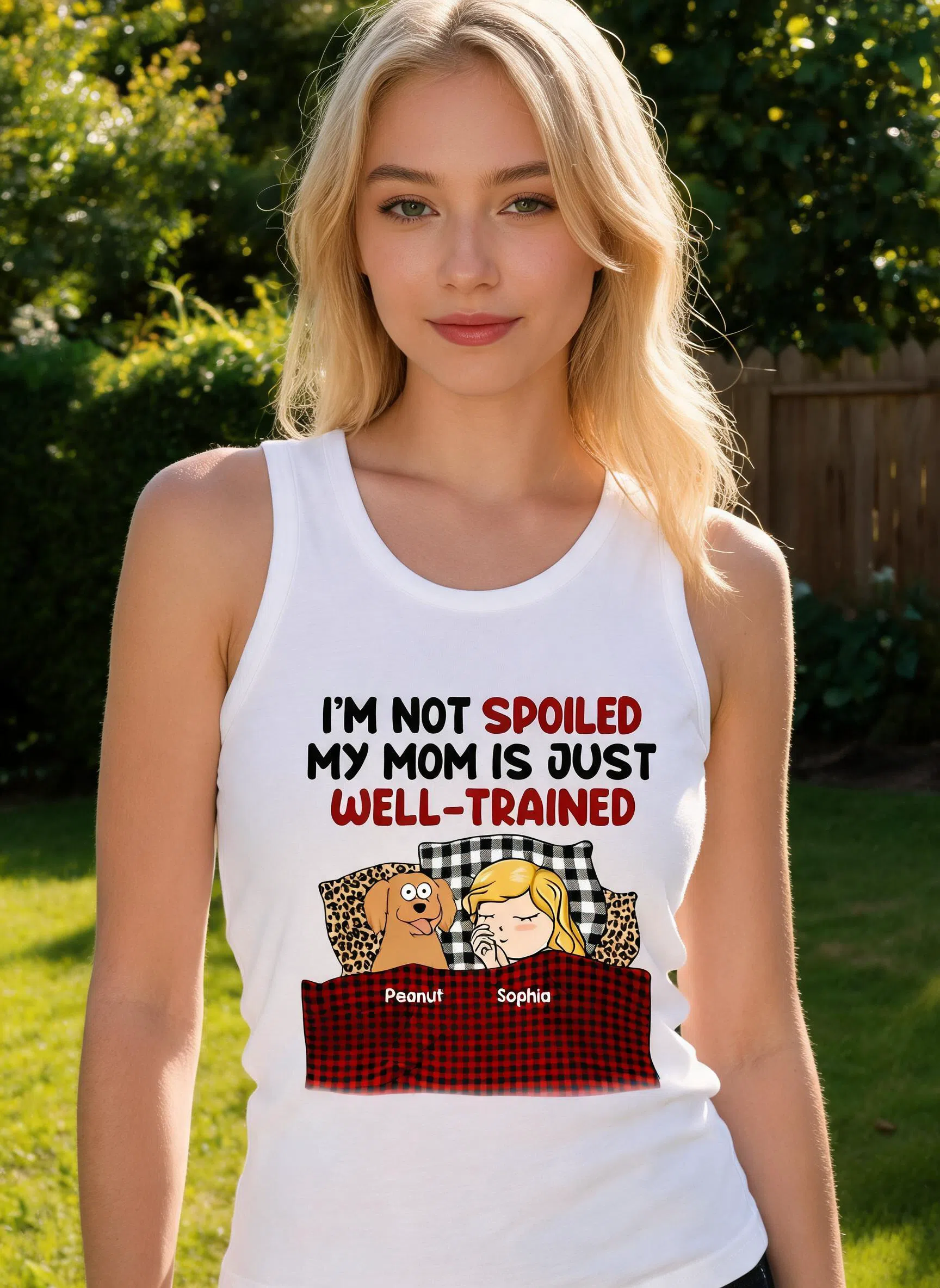 Personalisiertes Tanktop mit buntem Herz-Pfoten-Motiv, trendiges Geschenk für Hundemamas — Weiß