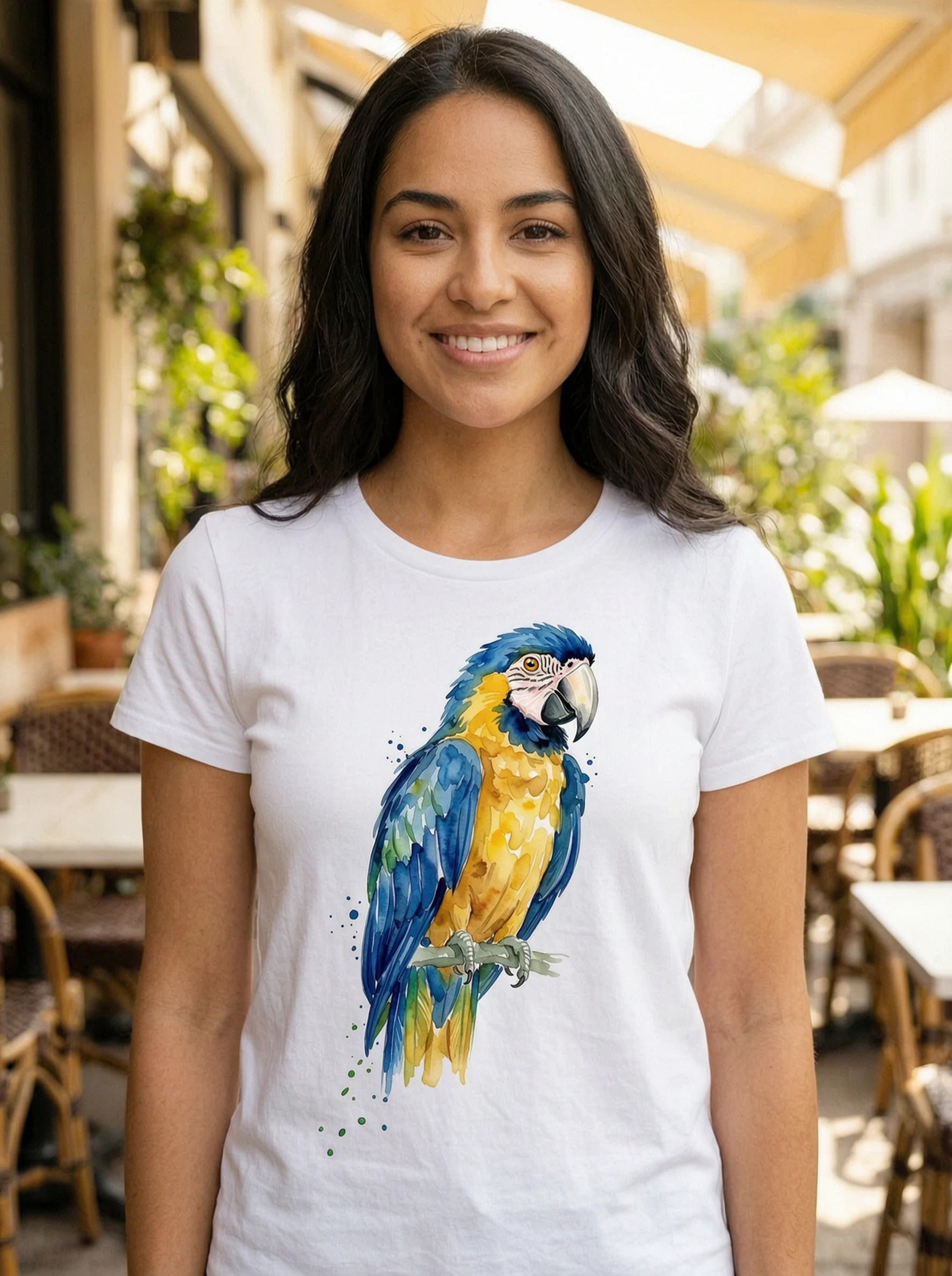 Camiseta de guacamayo azul & dorado en acuarela - Camiseta de arte para amantes de los loros